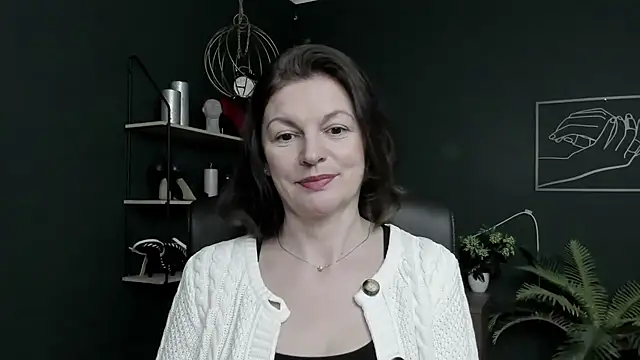 VivianWILD online show from 04/30/26, 06:42