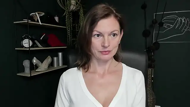 VivianWILD online show from 09/22/25, 08:42