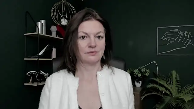 VivianWILD online show from 02/16/26, 07:51