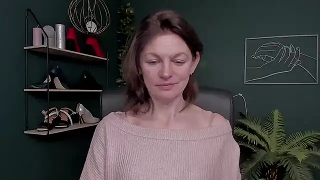 VivianWILD online show from 11/20/25, 06:47