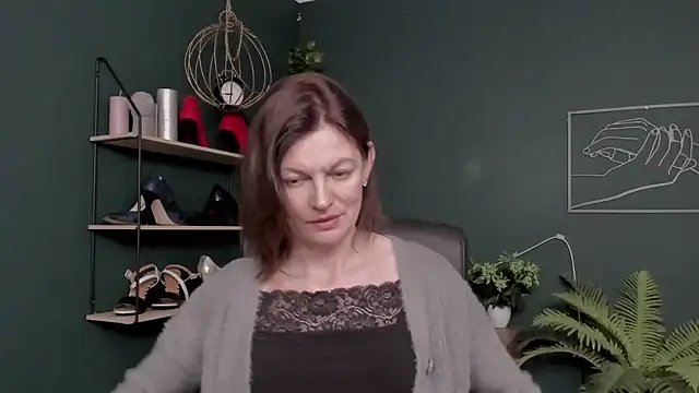 VivianWILD online show from 11/24/25, 08:03