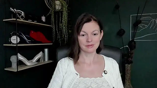 VivianWILD online show from 03/19/25, 06:57