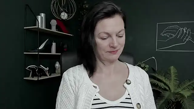 VivianWILD online show from 02/25/26, 07:52