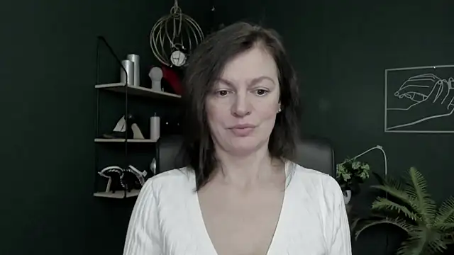 VivianWILD online show from 03/31/26, 05:53