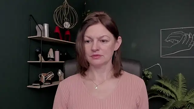 VivianWILD online show from 12/02/25, 06:48