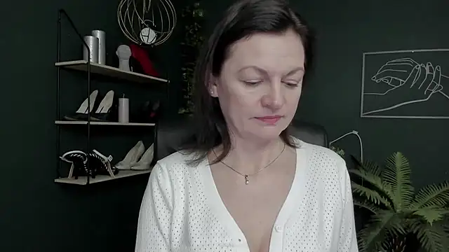 VivianWILD online show from 02/28/26, 06:57