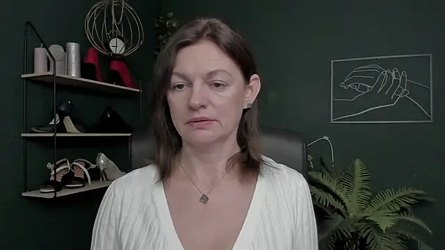 VivianWILD online show from 11/14/25, 08:18