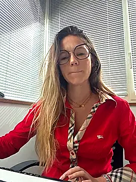 Snapshot of lucie_mehott chatting on 06/04/26, 07:57 lucie mehott online show from 06/04/26, 07:57