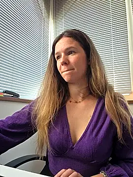 Snapshot of lucie_mehott chatting on 05/07/26, 09:34 lucie mehott online show from 05/07/26, 09:34
