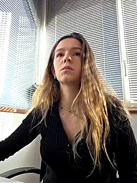 lucie mehott online show from 03/04/26, 08:33