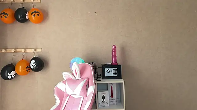 lucie mehott online show from 10/07/25, 09:10