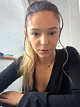 lucie mehott online show from 03/10/26, 09:57