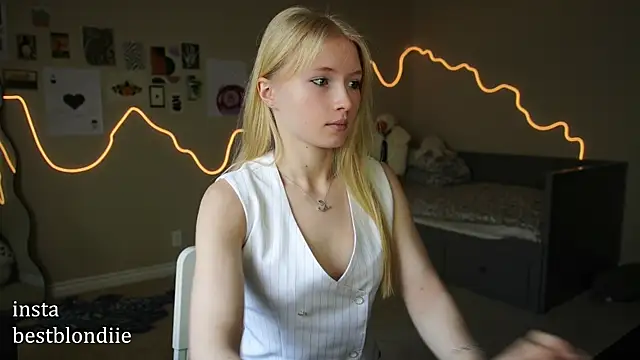 bestblonde online show from 03/03/25, 05:52