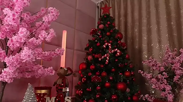 Elliblue online show from 12/03/25, 11:25