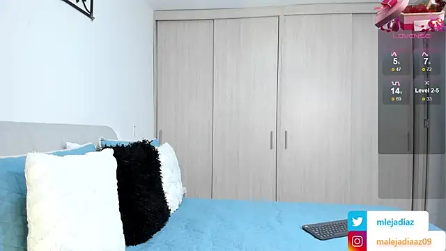 Snapshot of MalejaDiaz_ chatting on 02/13/25, 05:01 MalejaDiaz online show from 02/13/25, 05:01