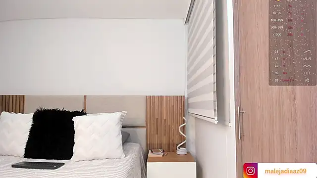 MalejaDiaz  online show from 02/12/26, 05:45