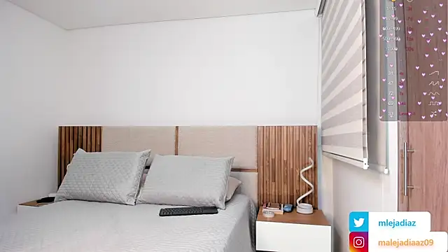 MalejaDiaz  online show from 10/21/25, 08:41