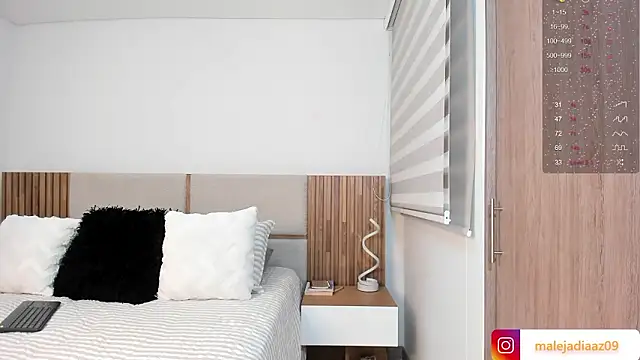 MalejaDiaz  online show from 03/08/26, 12:19