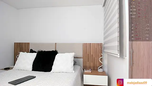 MalejaDiaz  online show from 02/18/26, 08:49