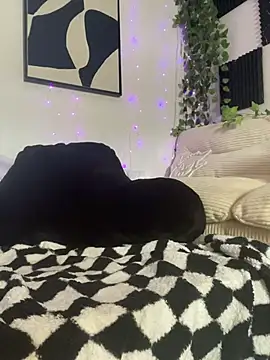yummyrina online show from 04/28/26, 04:11