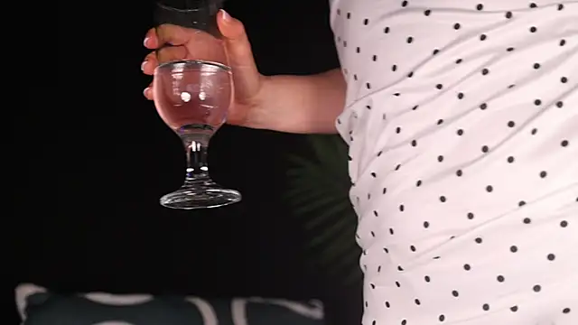 AnnittaStar online show from 04/07/26, 03:52