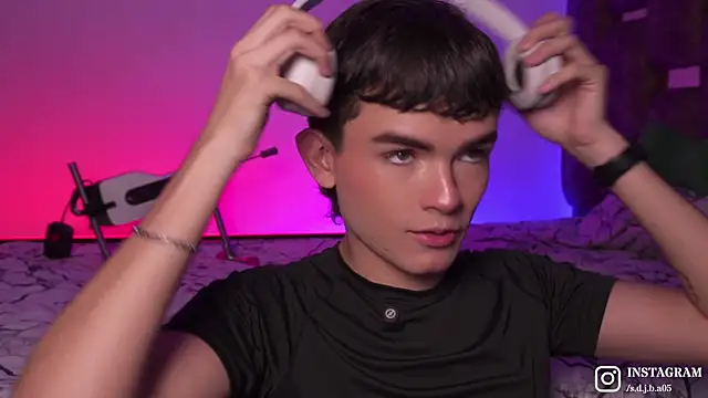 Angelo 018 online show from 10/17/25, 06:50