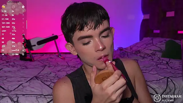 Angelo 018 online show from 10/18/25, 09:33