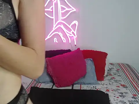 Rihana14 online show from 10/17/25, 10:33