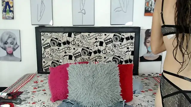 Rihana14 online show from 04/11/26, 08:45