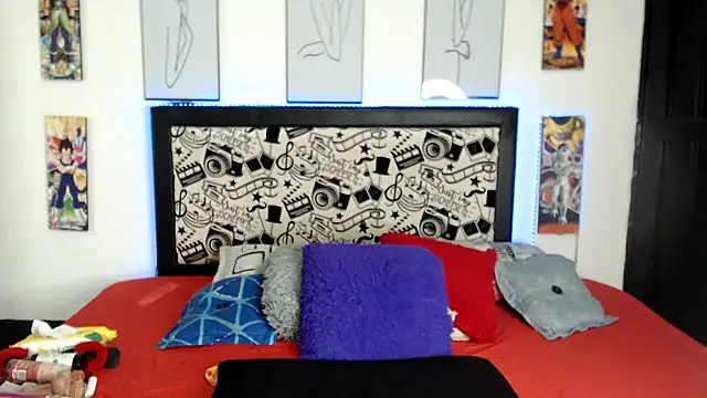 Rihana14 online show from 12/22/25, 11:16