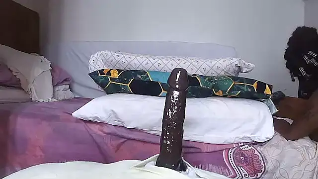 Snapshot of shoshortyy chatting on 04/03/26, 10:43 shoshortyy online show from 04/03/26, 10:43