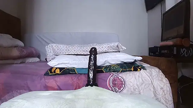 Snapshot of shoshortyy chatting on 03/29/26, 07:43 shoshortyy online show from 03/29/26, 07:43