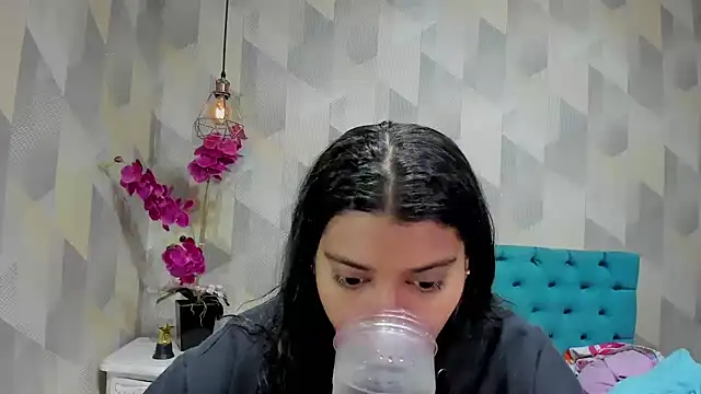 LindaBreeS online show from 10/10/25, 01:45