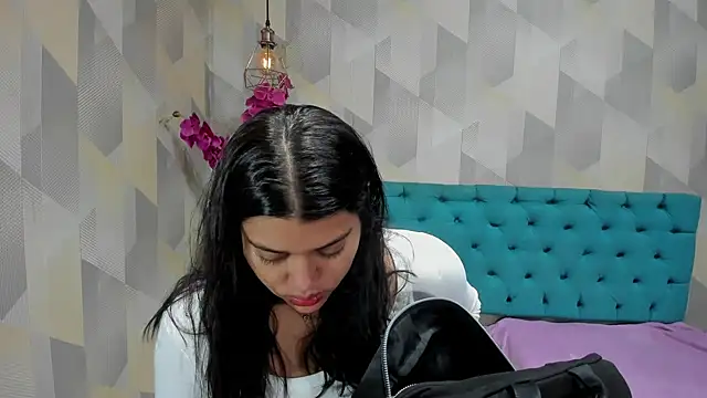 LindaBreeS online show from 10/21/25, 01:21