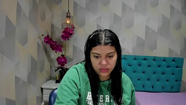 LindaBreeS online show from 10/18/25, 12:40