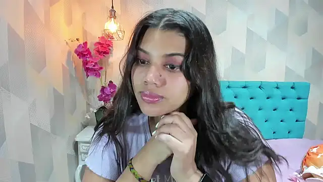 LindaBreeS online show from 06/18/26, 02:11