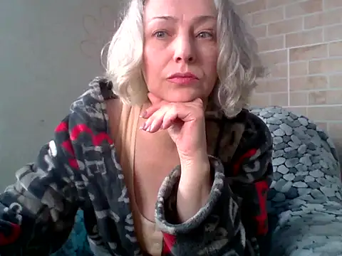 Lorie Carrie online show from 03/04/26, 07:49