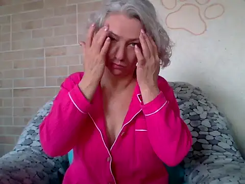 Lorie Carrie online show from 04/02/26, 08:43