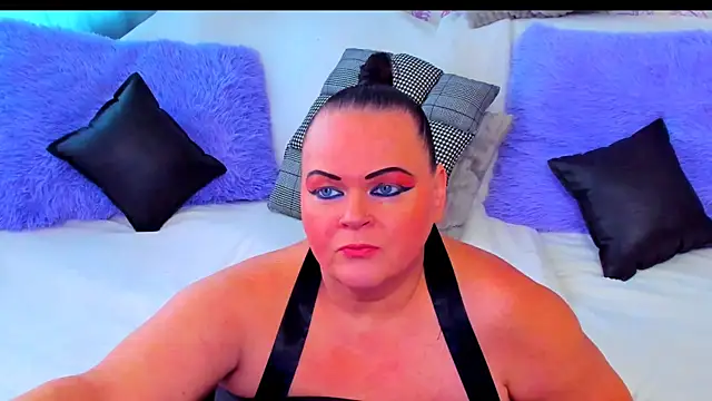 MilanaBiegert online show from 11/18/25, 09:23