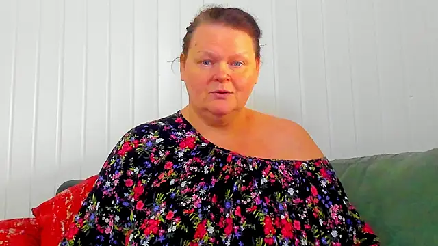 MilanaBiegert online show from 02/25/26, 10:04