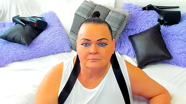 MilanaBiegert online show from 04/11/26, 01:26