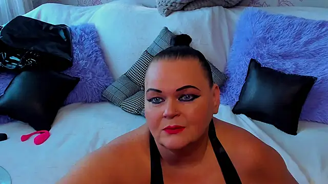 Snapshot of MilanaBiegert chatting on 09/23/25, 05:58 MilanaBiegert online show from 09/23/25, 05:58