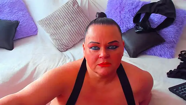 Snapshot of MilanaBiegert chatting on 03/09/25, 09:35 MilanaBiegert online show from 03/09/25, 09:35