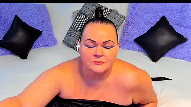 MilanaBiegert online show from 11/30/25, 07:42