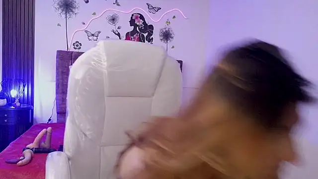 elena detroya online show from 10/09/25, 01:11