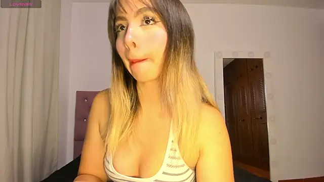 Snapshot of appocalypsee chatting on 06/17/26, 02:22 appocalypsee online show from 06/17/26, 02:22