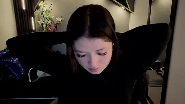 Snapshot of almma_shy chatting on 09/23/25, 01:40 almma shy online show from 09/23/25, 01:40