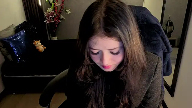 Snapshot of almma_shy chatting on 09/22/25, 01:28 almma shy online show from 09/22/25, 01:28