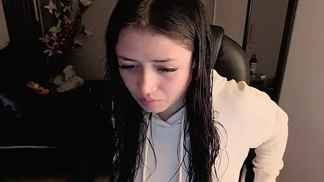 almma shy online show from 11/04/25, 02:32