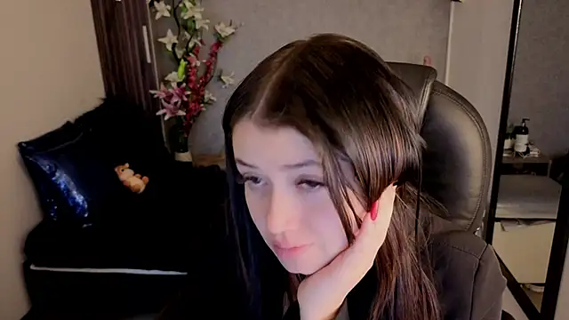 almma shy online show from 10/28/25, 01:43